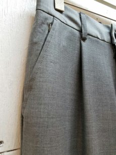 画像2: KIIT(キート) SUPER 120'S 2WAY WOOL SWITCHING WIDE TROUSER  KIC-P97-100 (GRY x BLK)  (2)