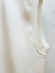 画像3: KIIT(キート)RIB STITCH SLEEVE LESSTEE  KIC-T94-012 (WHT) (3)