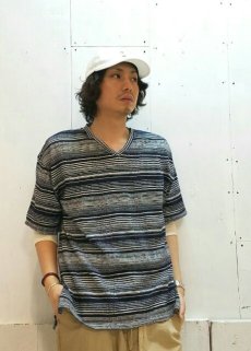 画像4: KIIT(キート)STRIPE BROAD STITCH V-NECK S/SLEEVE TEE KIC-T87-003 (NVY X WHT) (4)