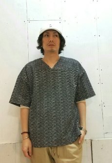 画像5: KIIT(キート)INSIDE OUT STRIPE PILE V-NECK LOOSE TEE KIC-T92-008(BLK X WHT) (5)