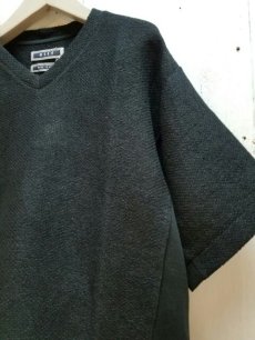 画像2: KIIT(キート) PAPER KNIT V-NECK TOPS KIC-T99-801(BLK) (2)