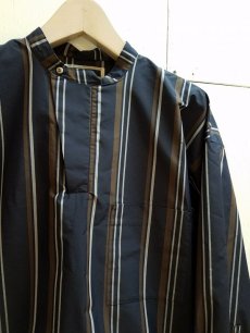 画像2: KIIT(キート) C/E STRIPE BAND COLLAR SHIRTS KID-B96-006 (NVY STRIPE) (2)