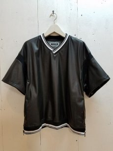 画像5: KIIT(キート) ECO LEATHER DETACHABLE SLEEVE 2WAY V-NECK TOPS KIE-Y94-800(BLK) (5)