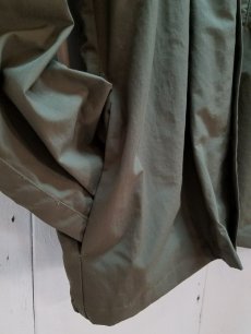 画像2: KIIT(キート) NYLON TAFFETA BAND COLLAR SHIRTS KIF-B98-602 (OLV)  (2)