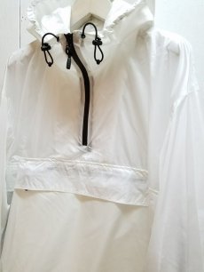 画像2: KIIT(キート)  WATER PROOF NYLON TAFFETA ANORAK KIG-Y96-603(WHT) (2)