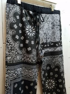 画像2: children of the discordance(チルドレンオブザディスコーダンス) VINTAGE BANDANA PATCH PANTS COTDPT-332(BLK) (2)