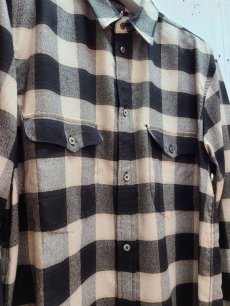 画像2: SUGARHILL(シュガーヒル) OMBRE PLAID CLASSIC COLLAR BLOUSE 23SSSH08 (2)