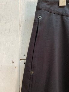 画像2: KIIT(キート) OPEN END COTTON STRETCH CHINO CENTER SLIT PANTS KIP-P93B-005 (2)