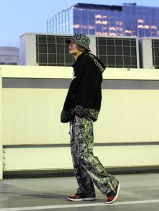 画像9: children of the discordance(チルドレンオブザディスコーダンス) OVERSIZED STAR MOTIF KNIT HOODIE COTDKN-656(BLK) (9)