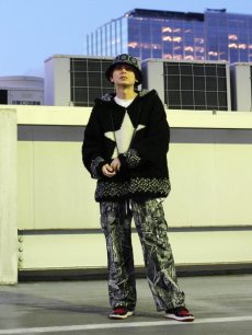 画像8: children of the discordance(チルドレンオブザディスコーダンス) OVERSIZED STAR MOTIF KNIT HOODIE COTDKN-656(BLK) (8)