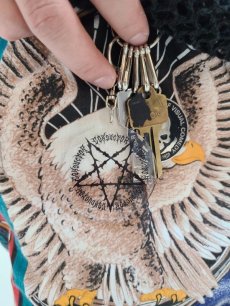 画像6: el conductorH(コンダクター) ACRYLIC KEYCHAIN 'PENTAGRAM PD24MAC01 (6)