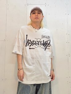 画像4: Takaya Hioki (タカヤヒオキ) OLD STUSSY REMAKE S/S REBEL ELEMENTS EXCLUSIVE"FRONT PRINT"(WHT)D (4)