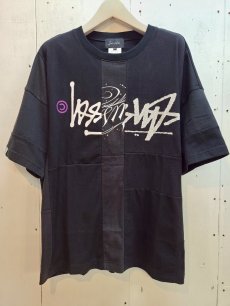 画像1: Takaya Hioki (タカヤヒオキ) OLD STUSSY REMAKE S/S REBEL ELEMENTS EXCLUSIVE"FRONT PRINT"(BLK)B (1)