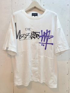 画像1: Takaya Hioki (タカヤヒオキ) OLD STUSSY REMAKE S/S REBEL ELEMENTS EXCLUSIVE"FRONT PRINT"(WHT)A (1)
