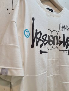 画像2: Takaya Hioki (タカヤヒオキ) OLD STUSSY REMAKE S/S REBEL ELEMENTS EXCLUSIVE"FRONT PRINT"(WHT)D (2)