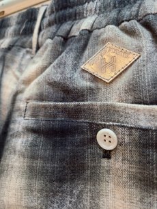 画像4: el conductorH(コンダクター) CHECK FLANNEL FLARE TROUSERS PD25MP01 (4)