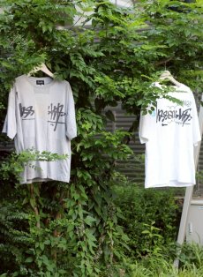 画像7: Takaya Hioki (タカヤヒオキ) OLD STUSSY REMAKE S/S REBEL ELEMENTS EXCLUSIVE"FRONT PRINT"(WHT)D (7)