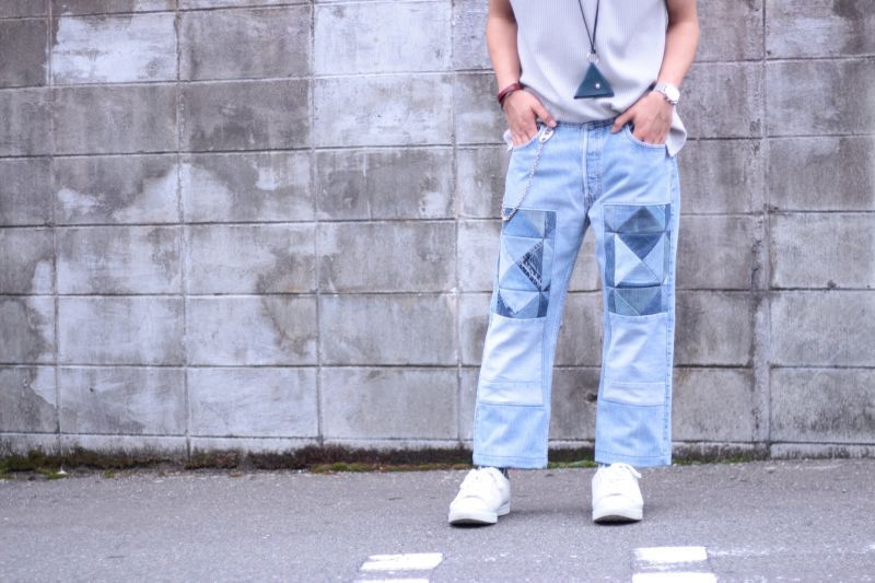 人気アイテムchildren of the discordance(チルドレンオブザディスコーダンス) OLD PATCH DENIM PANTS COTDPT-001(IND)残り僅かです!